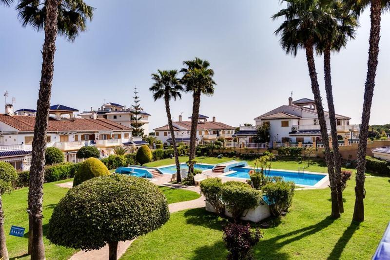 Cerca De La Playa La Mata